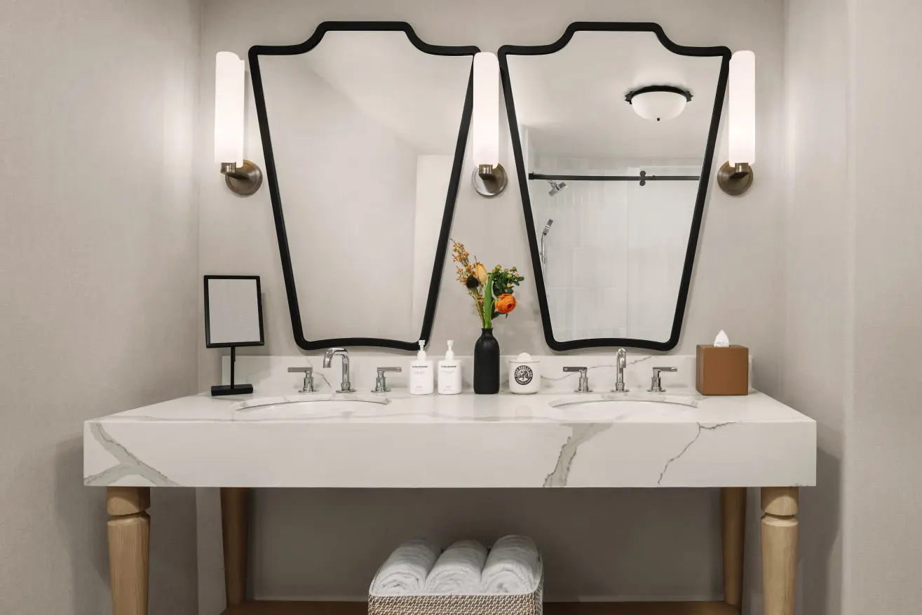 Park Suite double vanity bathroom at Paso Robles Inn.